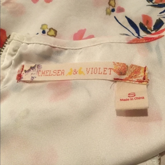 Chelsea and Violet Chemise Style Dress - Picture 10 of 10